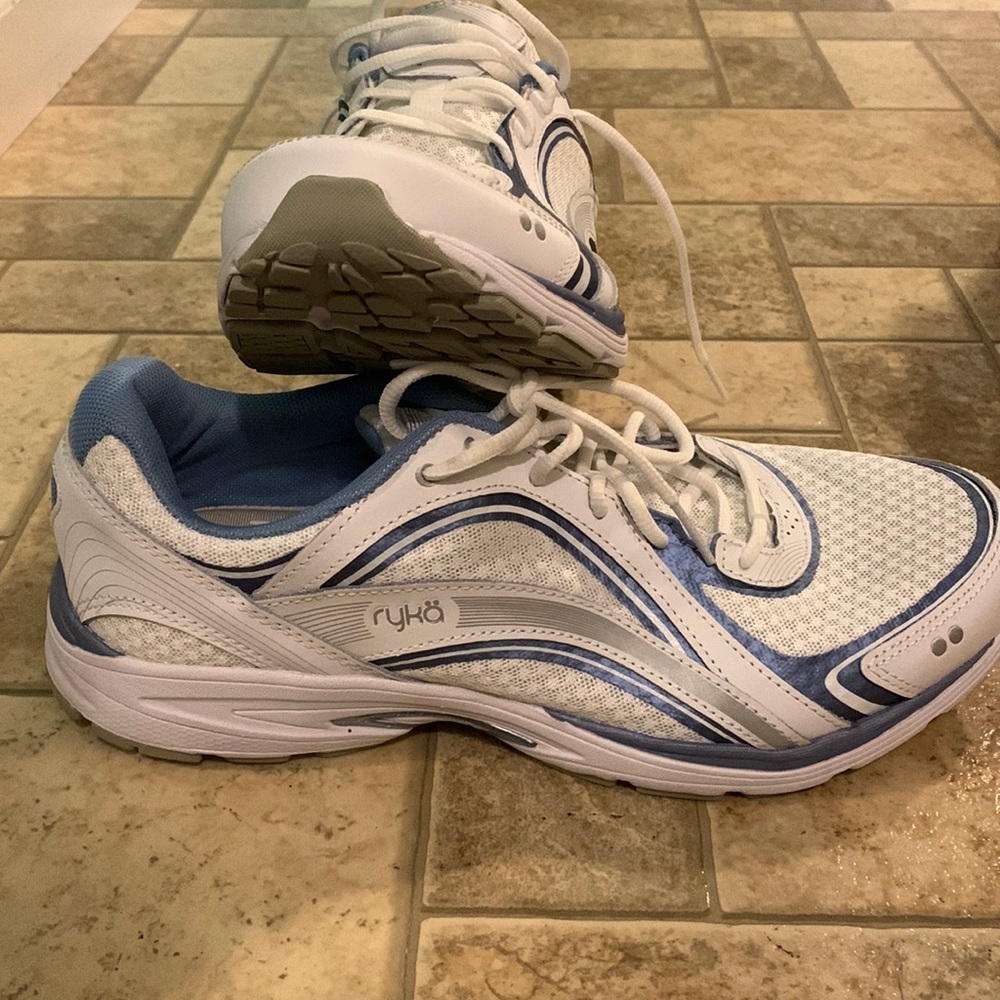 Ryka Sky Walk women tennis shoes sz 10 W.